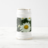 hübsche weiße Blume. Bierglas (Mittel)