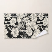 Hübsche weiße Blume im schwarzen Hintergrund Badhandtuch Set (Handtuch)