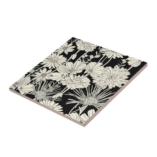 Hübsche weiße Blume im schwarzen Hintergrund Fliese (Seite)