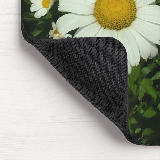 hübsche weiße Blume. Mousepad (Ecke)