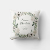 Hübsche weiße Blume und Grünpflanzen Geburtsstunde Kissen (Vorderseite)