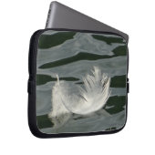 Hübsche weiße Feder Laptopschutzhülle (Vorne Rechts)