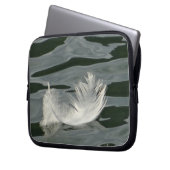 Hübsche weiße Feder Laptopschutzhülle (Vorderseite Links)
