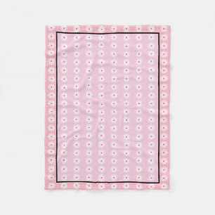 Hübsche weiße Milchsorten, schicke Pinks, schwarze Fleecedecke
