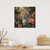 Hübsche weiße orange Katze im Blumen Garten Poster (Küche)