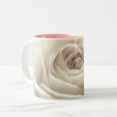 hübsche weiße Rosen-Tasse Zweifarbige Tasse (Vorderseite Links)
