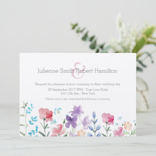 Hübsche Wildblumen Hochzeitseinladungen für Wasser Einladung (Stehend Vorderseite)