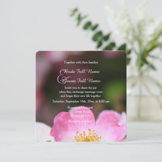 Hübsche wildrosa Rosa Blume Einladungen für Hochze (Stehend Vorderseite)