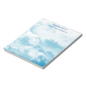 Hübscher blauer Himmel vom Schreibtisch Notizblock (Rotiert)