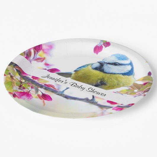 Hübscher Blauer und Gelber Bird auf einer Zweig-Ba Pappteller (Schrägansicht)