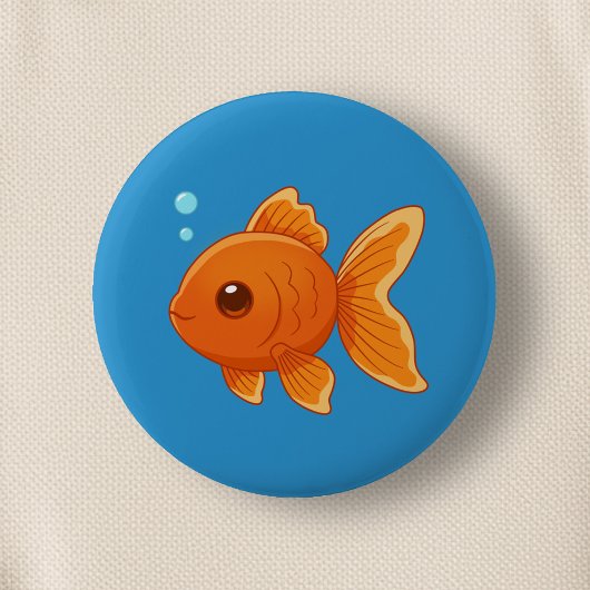 Hübscher Cartoon-Goldfisch auf Blau Button