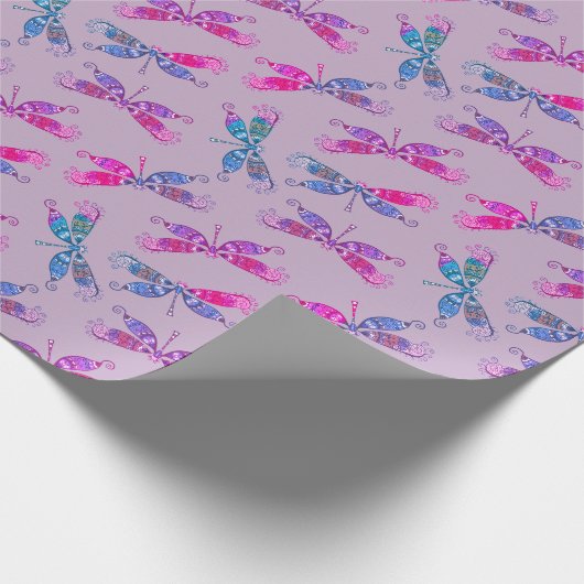 Hübscher Dragonfly Lila Blue Two Tone Muster Geschenkpapier (Ecke)