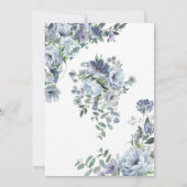 Hübscher Dusty Blue Floral 80. Geburtstag Einladung (Rückseite)