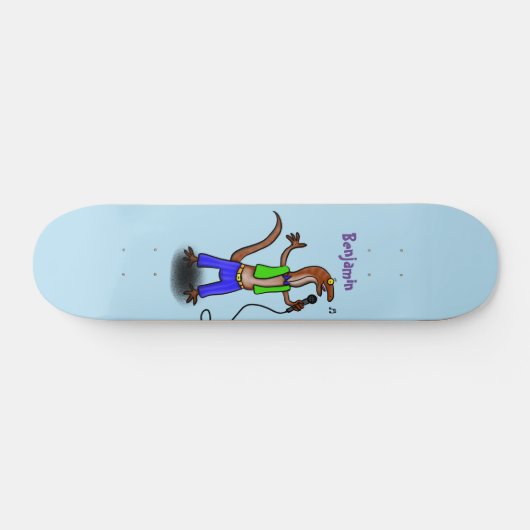 Hübscher Eidechsengesang mit Mikrofon-Cartoon Skateboard (Horizontal)