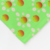 Hübscher Frühling Hochzeit Apfelblüte und Äpfel Fleecedecke (Ecke)