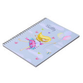 Hübscher Girl Balloon Luftflug mit Extravaganten G Notizblock (Linke Seite)