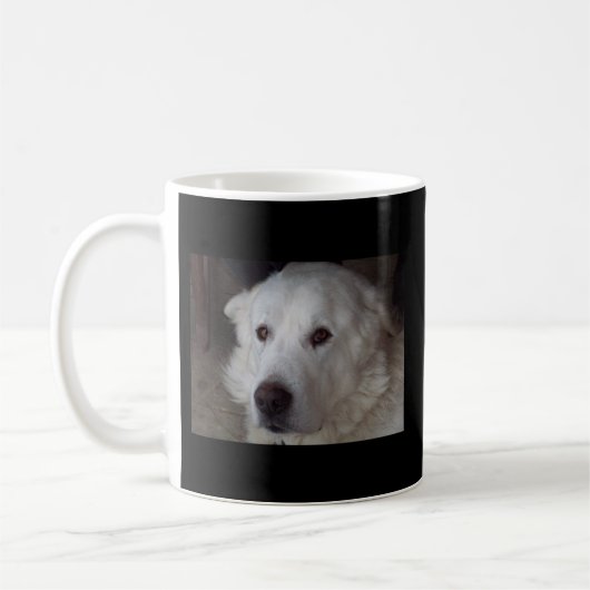Hübscher große Pyrenäen-Hund Kaffeetasse (Links)