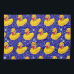 Hübscher Gummi Enten Gelber Duckie Farm Tierpark L Geschirrtuch<br><div class="desc">Eine Gummiente ist ein Spielzeug in Entenform,  das die Kinder in Badewannen und Schwimmbädern oft zum Spielen und Baden benutzen. Wenn Sie einer von denen sind,  die diese kleinen Tiere hatten und immer noch Lieben,  ist dieses Design für Sie.</div>