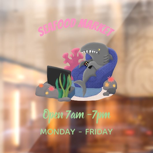 Hübscher Hai beim Fernsehen Cartoon Fensteraufkleber (Blatt 2)