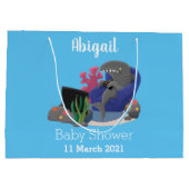 Hübscher Hai beim Fernsehen Cartoon Große Geschenktüte (Rückseite)