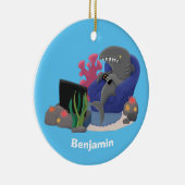 Hübscher Hai beim Fernsehen Cartoon Keramik Ornament (Rechts)