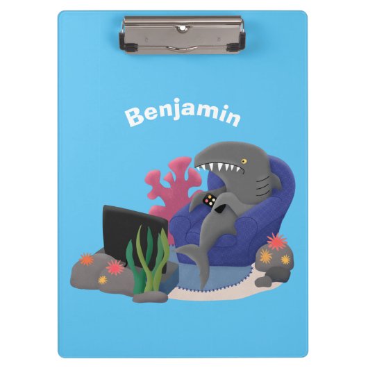 Hübscher Hai beim Fernsehen Cartoon Klemmbrett (Vorderseite)