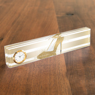 Hübscher hoher Heels beschuht "Mädchen-beste Namensplakette