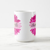 Hübscher Hot-Pink-Daisy-Individuelle Name und Mono Kaffeetasse (Mittel)