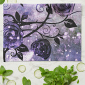 Hübscher Lavendel-lila Fantasie-Rosen-Rebe mit Küchentuch (Gefaltet)