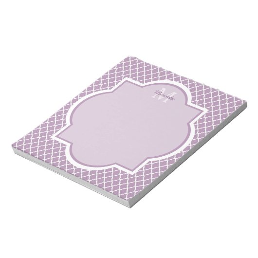 Hübscher Lavendel Lila Quatrefolie Mit Monogramm N Notizblock (Rotiert)