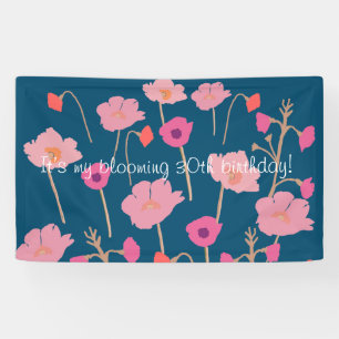 Hübscher, moderner Blumengeburtstag mit individuel Banner