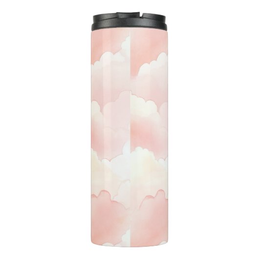 Hübscher rosa Schmetterling in den Wolken Thermosbecher (Rückseite)