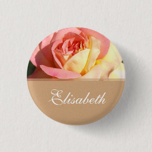 Hübscher rosa und gelber Blumen-Hochzeitsname-Butt Button