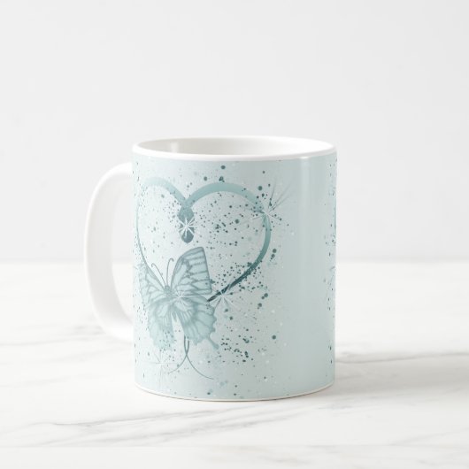 Hübscher Schmetterling, Herz und Paint-Spritzer in Kaffeetasse (Vorderseite Links)