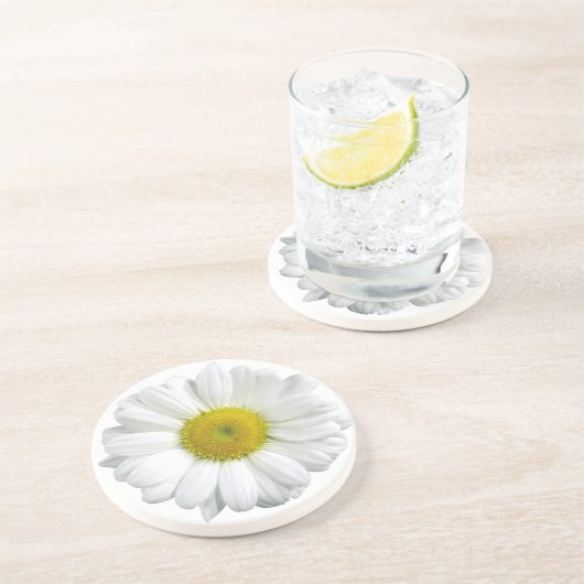 Hübscher Untersetzer mit weißem und gelbem Daisy (Seite)