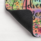 Hübsches Abenteuer mit Blumenzettel Mousepad (Ecke)