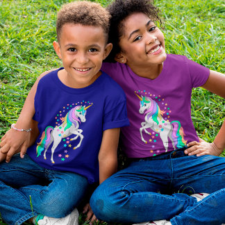 Hübsches aufsteigendes Regenbogen-Einhorn mit fall T-Shirt