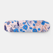 Hübsches azurblaues Blau errötet rosa Skateboard (Horizontal)
