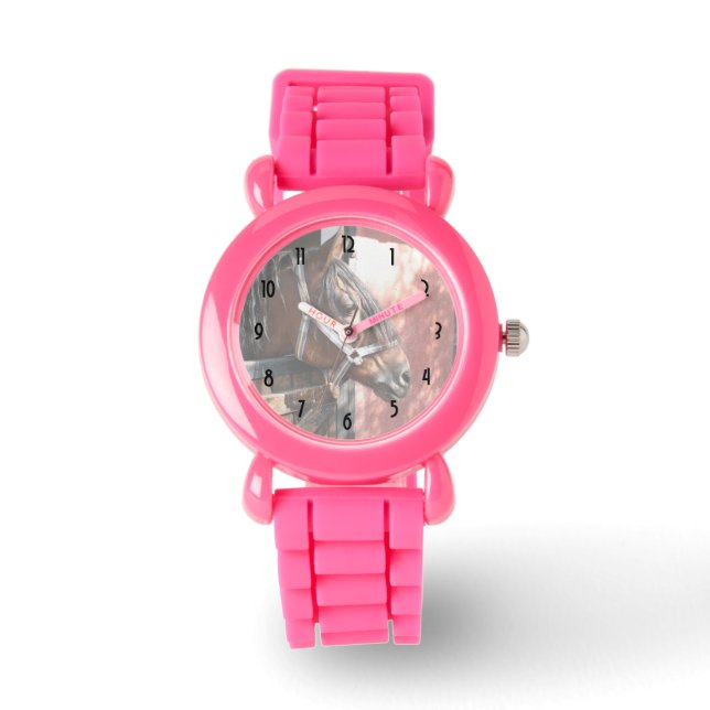 Hübsches Bay Horn im sonnigen Stall Armbanduhr (Vorderseite)