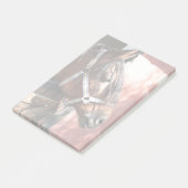 Hübsches Bay Horn im sonnigen Stall Post-it Klebezettel (angewinkelt)