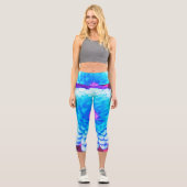 Hübsches blaues Zinnia im Lila Sommergarten Capri Leggings (Vorderseite)