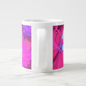 Hübsches blaues Zinnia im Lila Sommergarten Jumbo-Tasse (Rückseite)