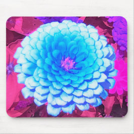 Hübsches blaues Zinnia im Lila Sommergarten Mousepad