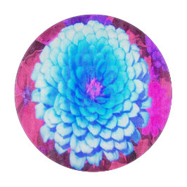 Hübsches blaues Zinnia im Lila Sommergarten Schneidebrett