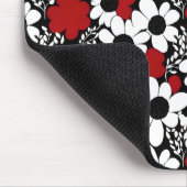 Hübsches Blumenmuster in Rot, Schwarz und Weiß Mousepad (Ecke)
