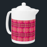 Hübsches Boho Pink-Muster<br><div class="desc">Hübsche Teekanne mit gefliestem Bohemischem Muster in Rosa mit Blumenbildern</div>