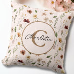 Hübsches botanisches Blütenrosa Monogramm Kissen<br><div class="desc">Elegantes botanisches Blütenrosa Mit Monogramm Kissen</div>