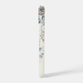 Hübsches Dusty Blau/hellbraune Blüte w/Initial iPhone 15 Hülle (Linke Seite)