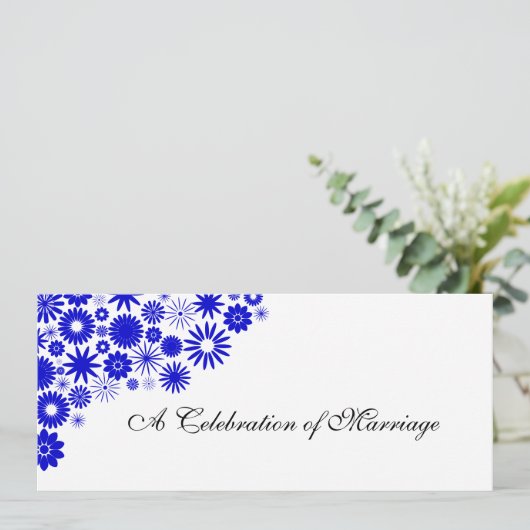 Hübsches Florals Royal Blue Wedding Programm (Stehend Vorderseite)