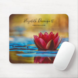 Hübsches Foto einer Lotus-Blume in einem Teich Mousepad
